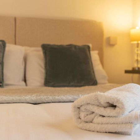 **Sunny And Bright, Thatchers Rock One Bed Beach Front Apartment*** Торкі Екстер'єр фото
