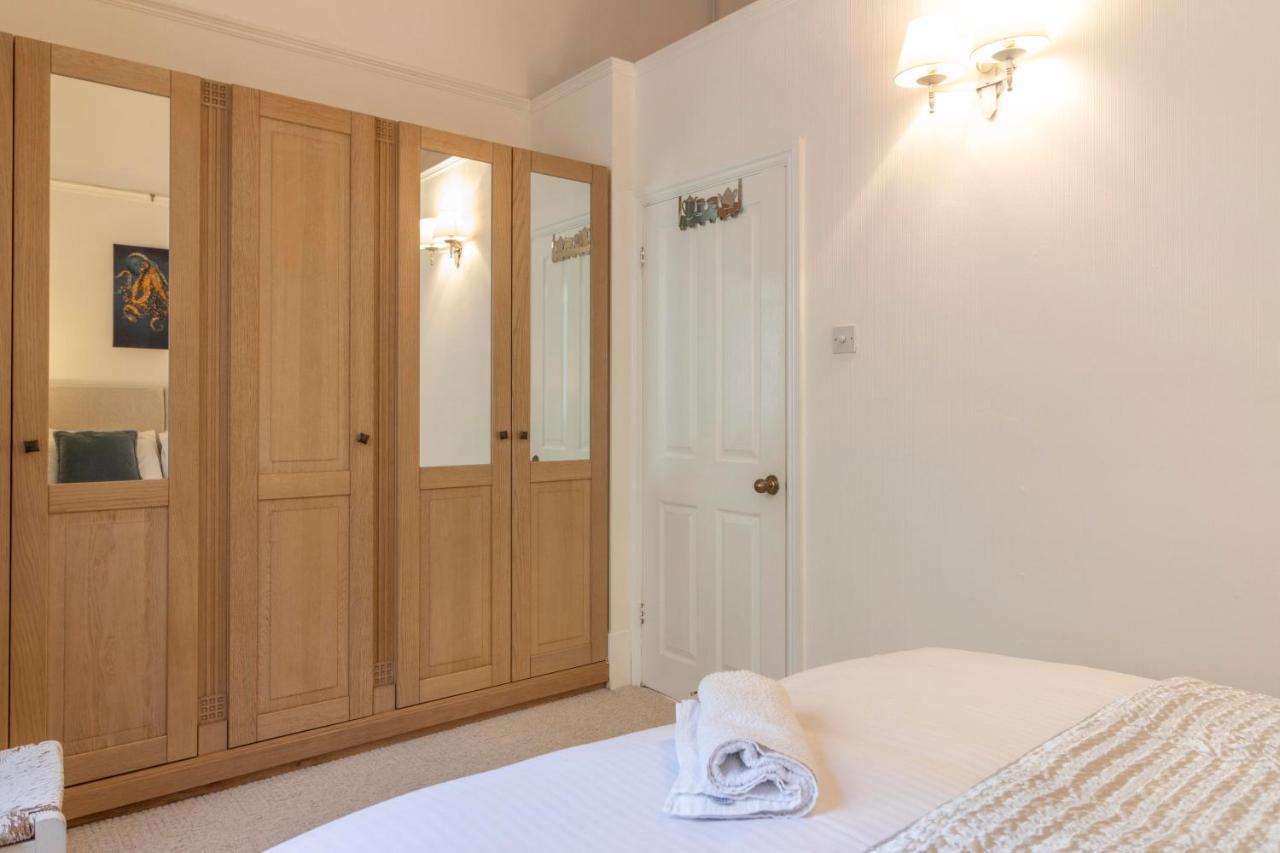 **Sunny And Bright, Thatchers Rock One Bed Beach Front Apartment*** Торкі Екстер'єр фото