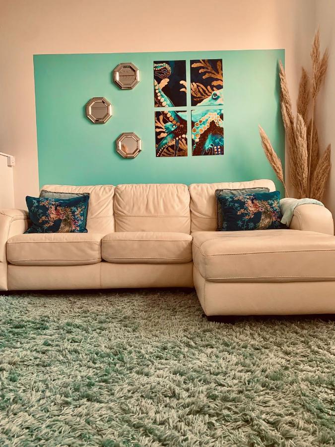 **Sunny And Bright, Thatchers Rock One Bed Beach Front Apartment*** Торкі Екстер'єр фото