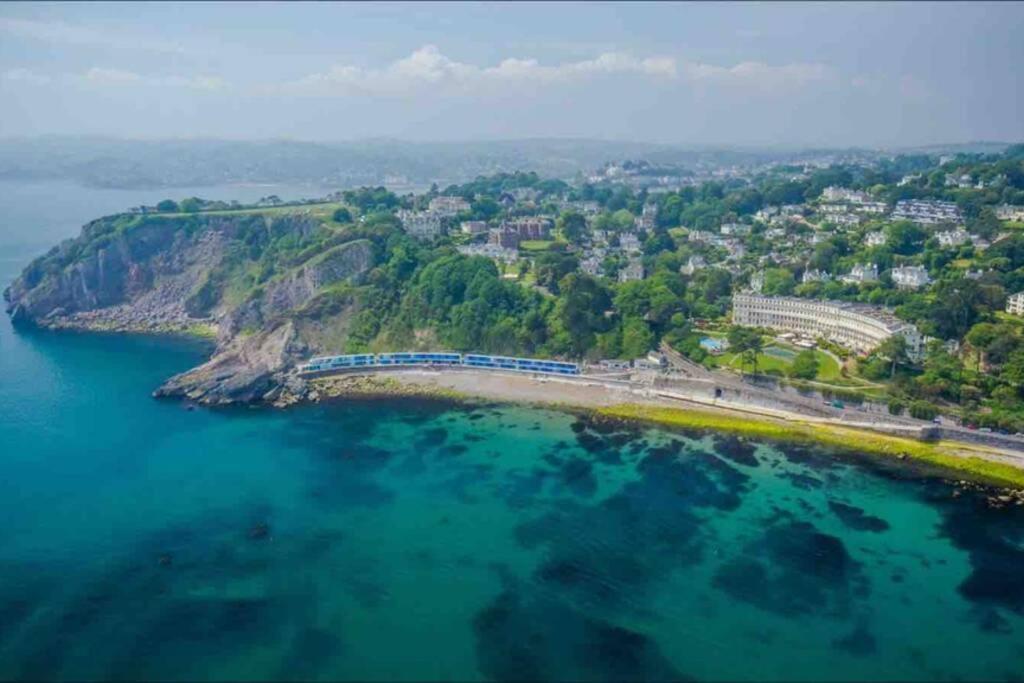 **Sunny And Bright, Thatchers Rock One Bed Beach Front Apartment*** Торкі Екстер'єр фото