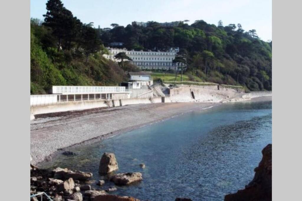 **Sunny And Bright, Thatchers Rock One Bed Beach Front Apartment*** Торкі Екстер'єр фото