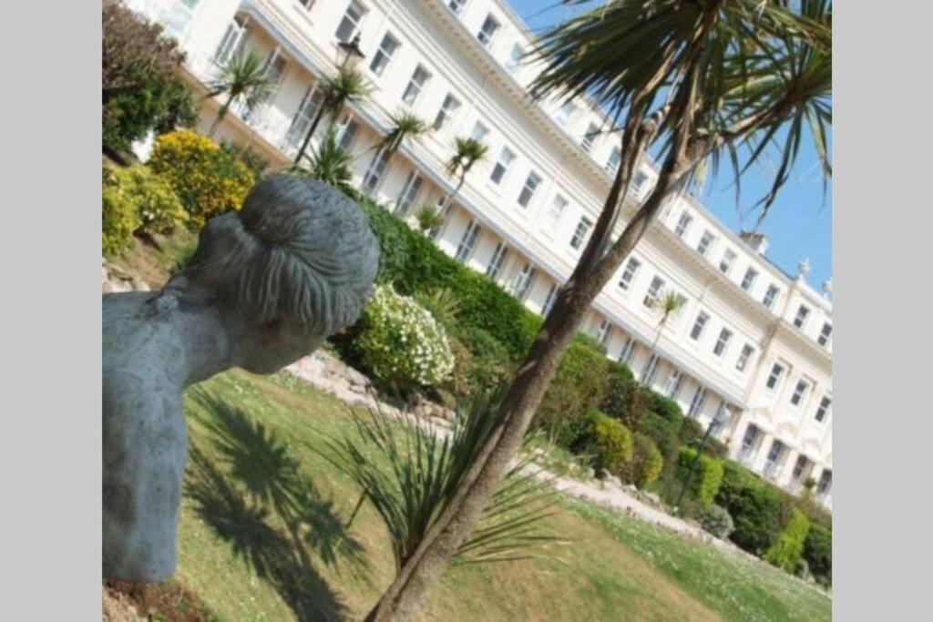 **Sunny And Bright, Thatchers Rock One Bed Beach Front Apartment*** Торкі Екстер'єр фото